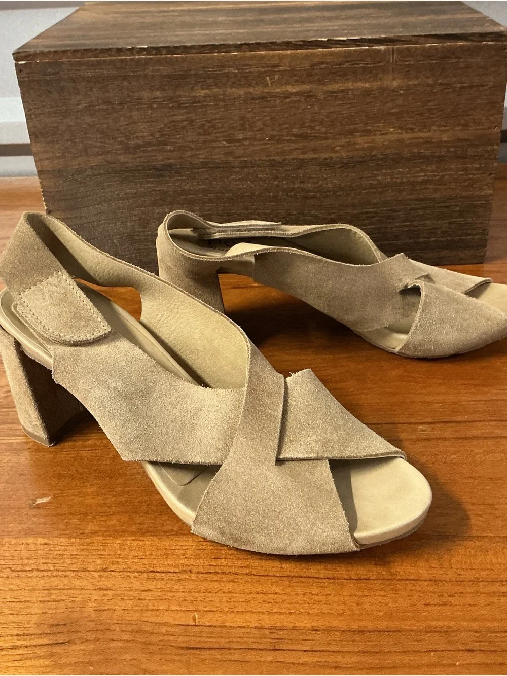 Pedro Garcia Women Tan Suede Crisscross Slingback Wedge Sandal 40.5EU 10.5US. Pr